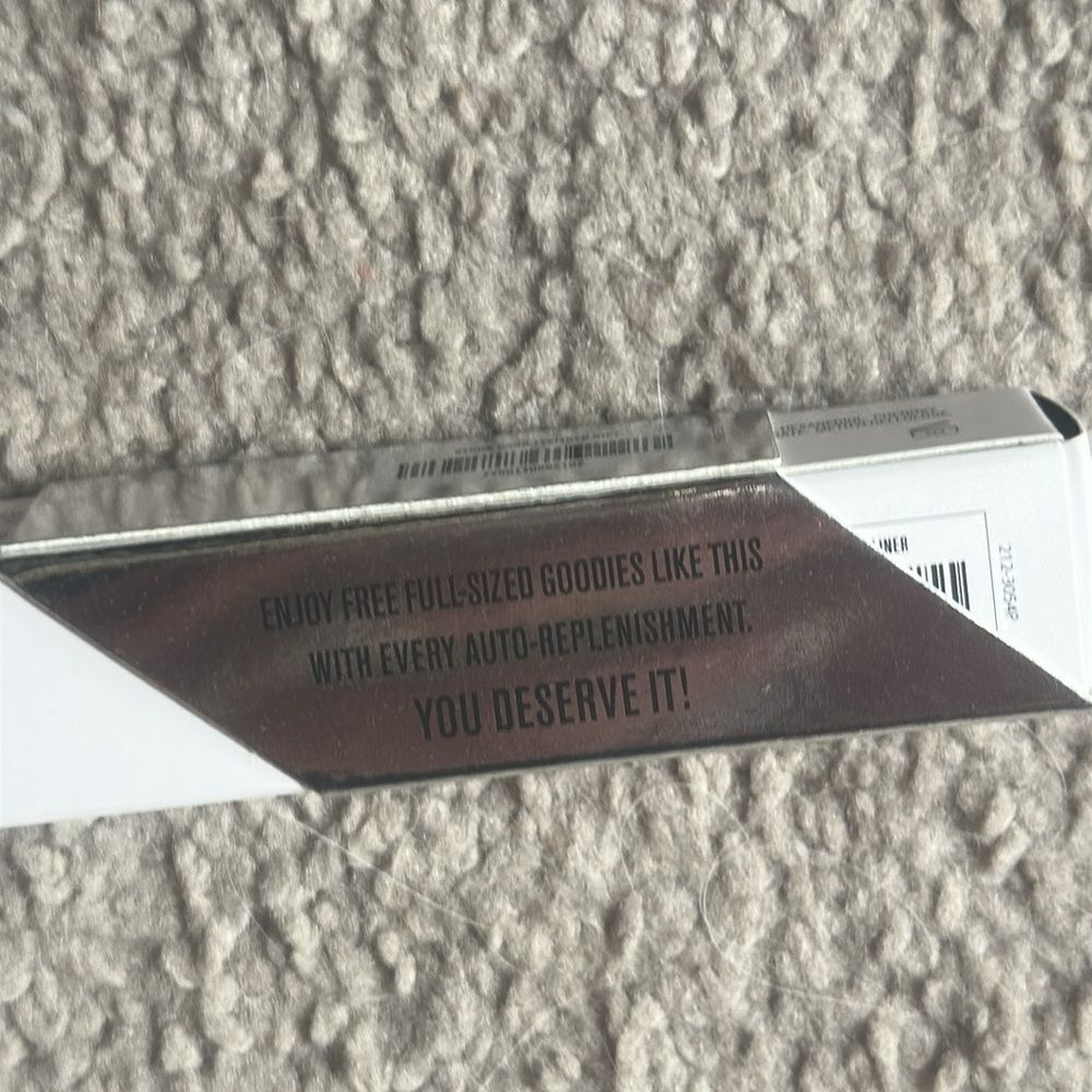 IL MAKIAGE Black Card Precision Eyeliner - Picture 6 of 7